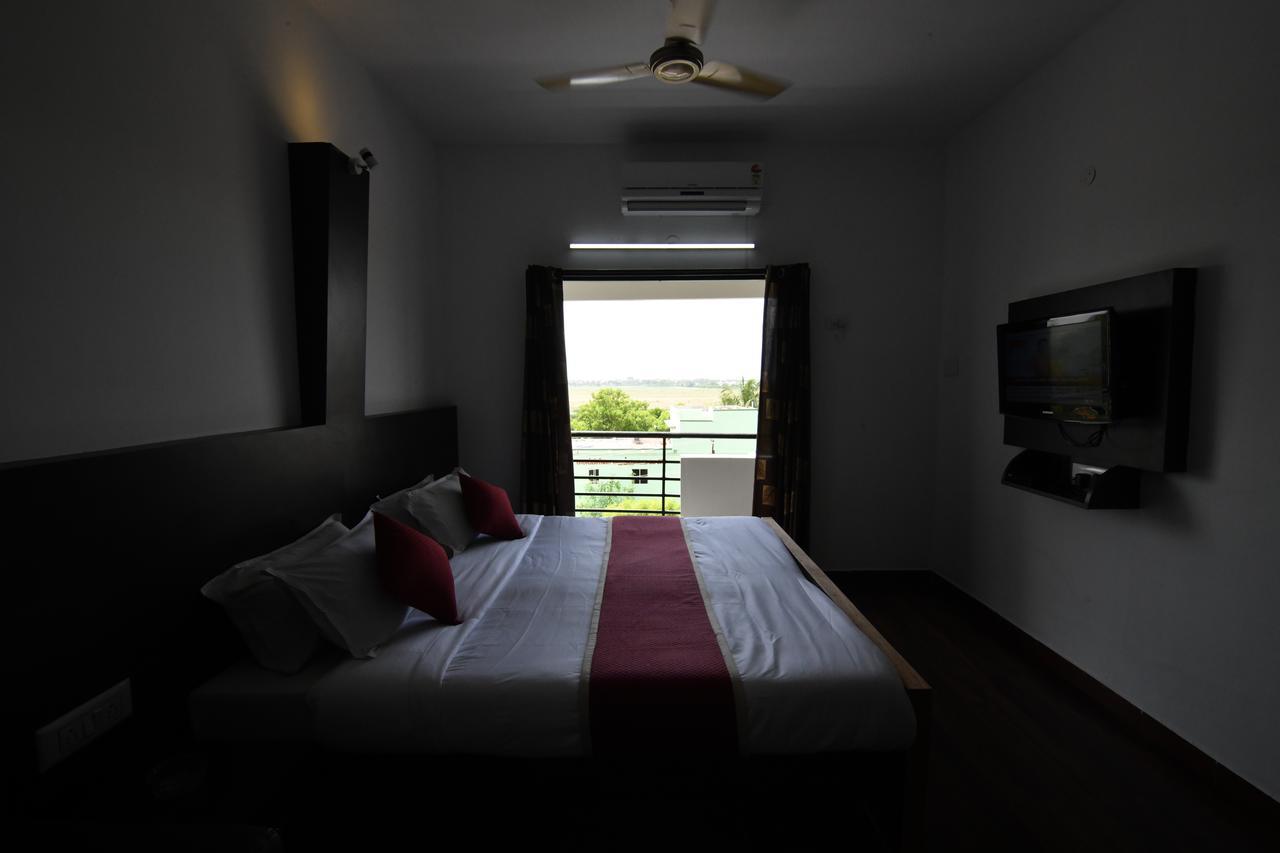 Lake View Hotel Madurai Extérieur photo
